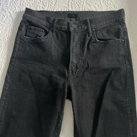 Mother Denim Insider Crop Step Fray in Not Guilty (black) sz 28